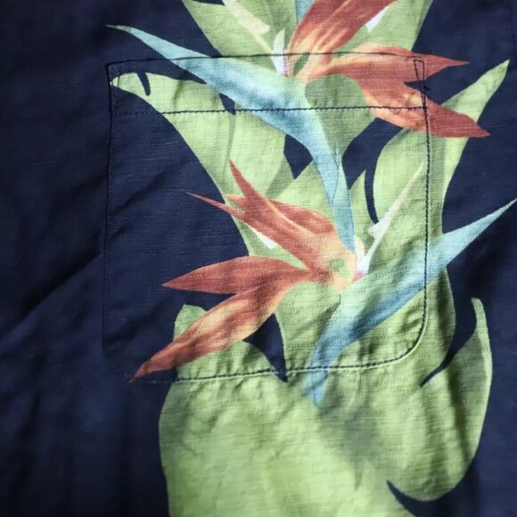 VTG Tommy Bahama Button Up Shirt Mens M Blue Floral Hawaiian Tropical Beach Silk - Picture 4 of 8